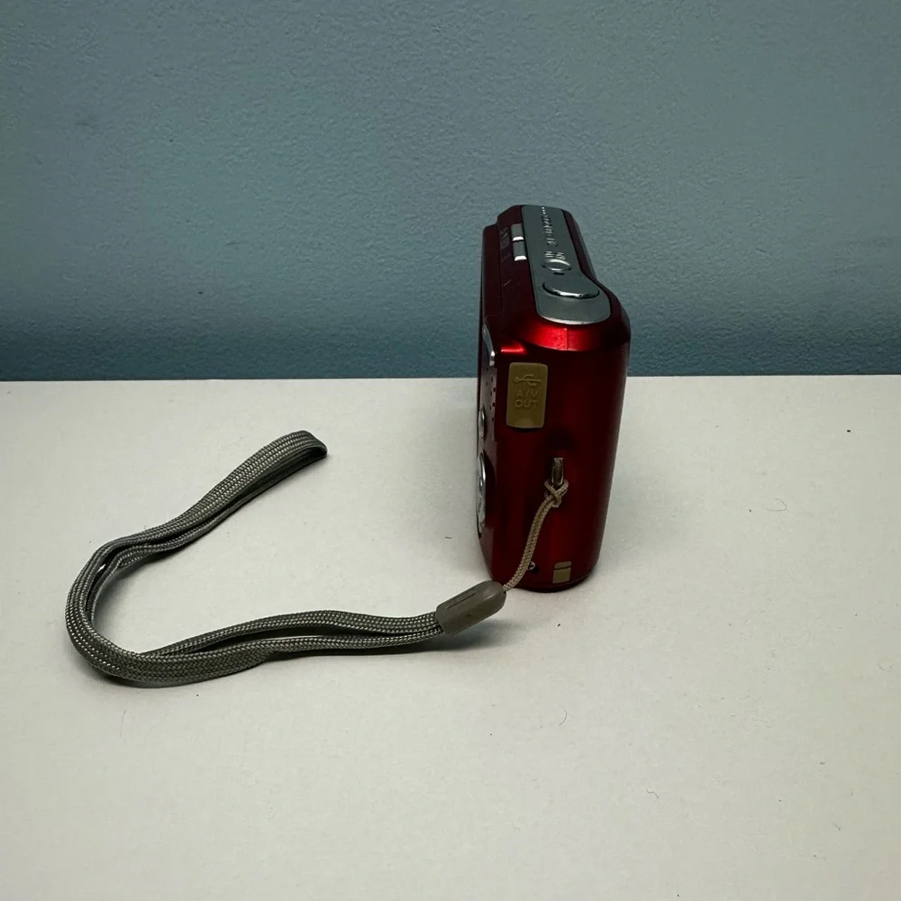 Vintage 2000s Nikon Coolpix L8 Red Digital Camera